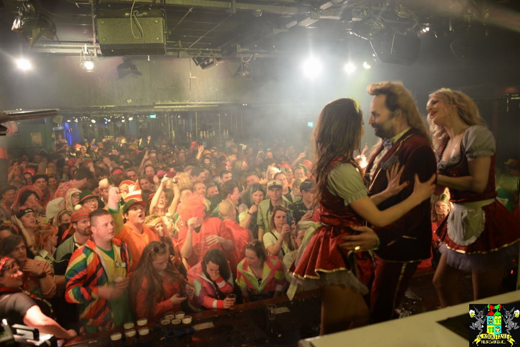 ../Images/Carnavals maandagavond in VdG 106.jpg